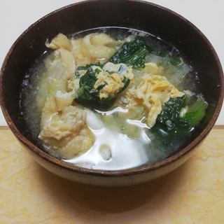 小松と白菜と油揚げの卵とじ麦味噌汁